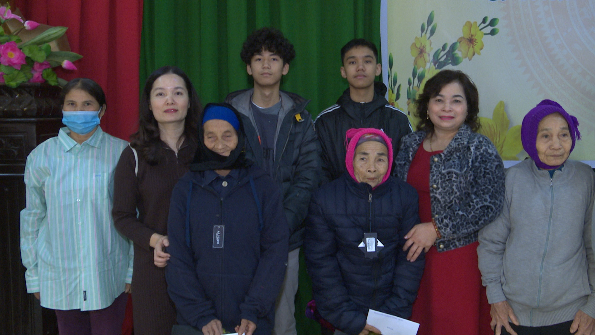 Red Cross Ba Thuoc charity work 4